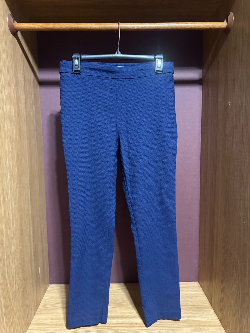 Crown & Ivy Women’s Navy Textured Pull-On Pants Size 10